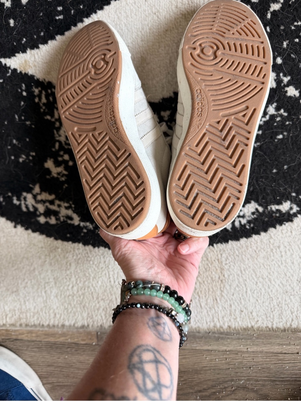 Adidas Nora Off-White Suede Sneakers US 7 men’s - Picture 3 of 4